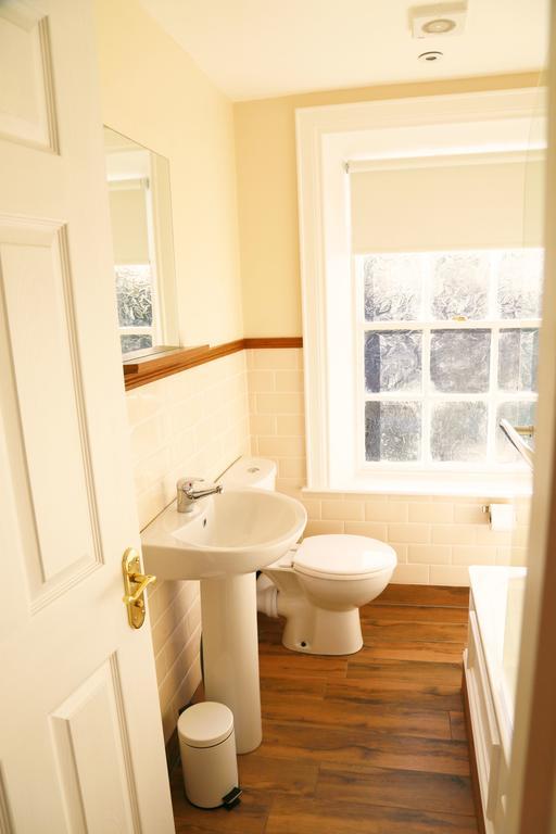Number 8 The Townhouse Hotel Londonderry Room photo