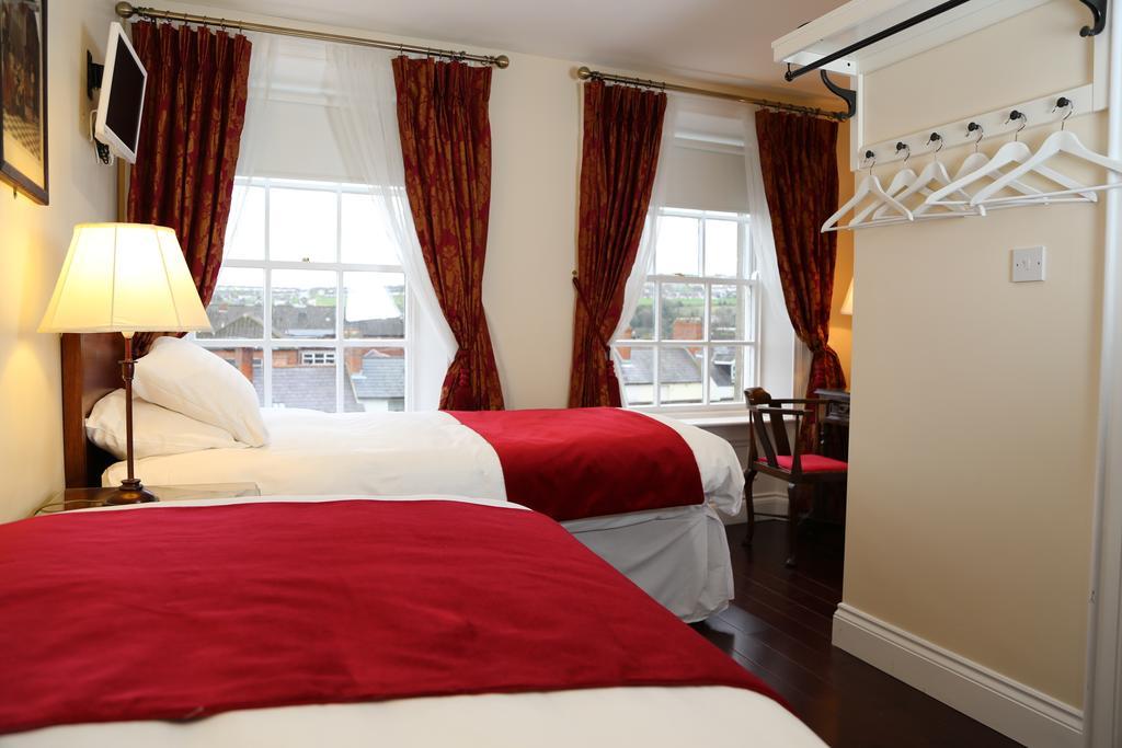 Number 8 The Townhouse Hotel Londonderry Room photo