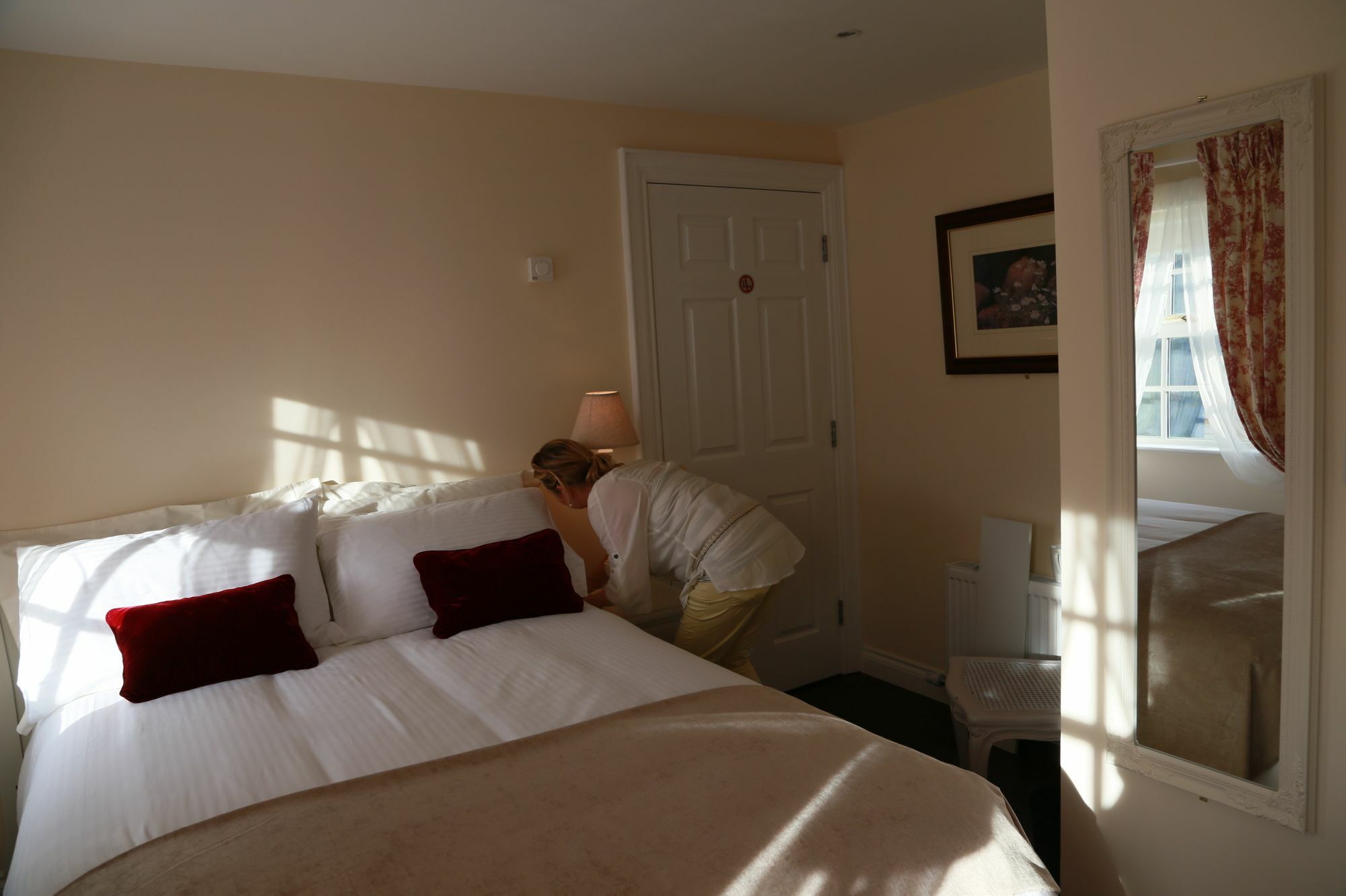 Number 8 The Townhouse Hotel Londonderry Exterior photo